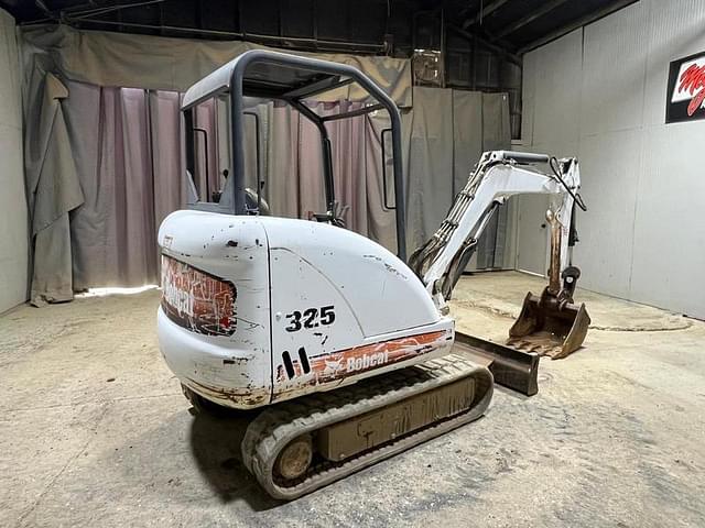 Image of Bobcat 325 equipment image 4