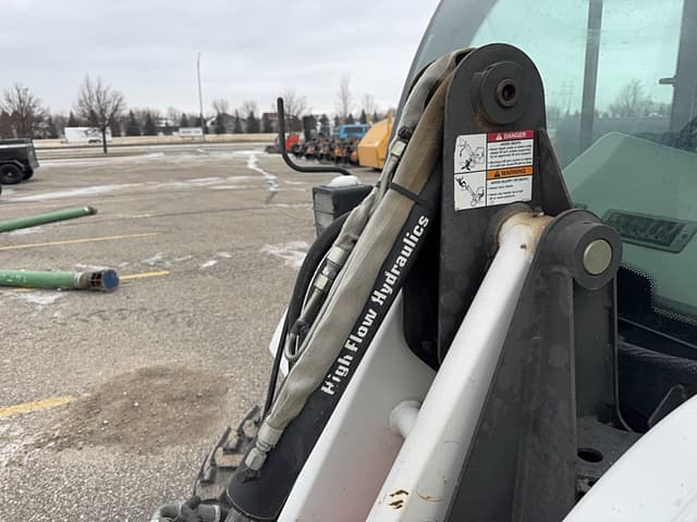 Image of Bobcat 5610 equipment image 3