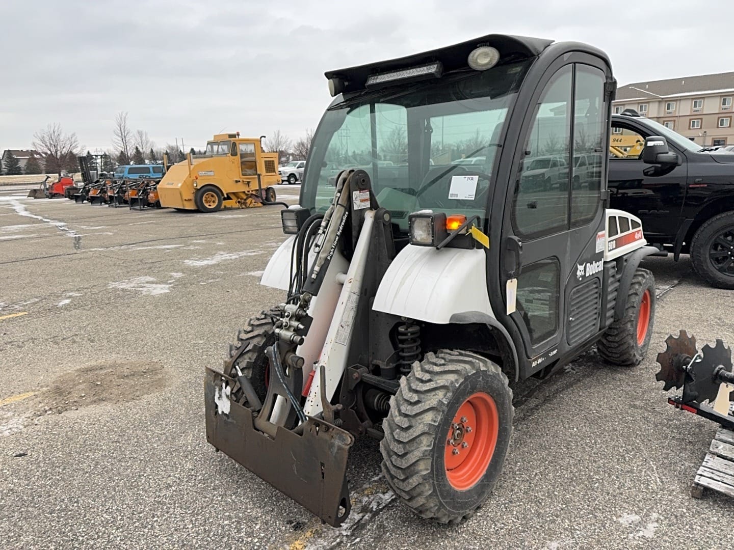 2011 Bobcat 5610 Equipment Image0