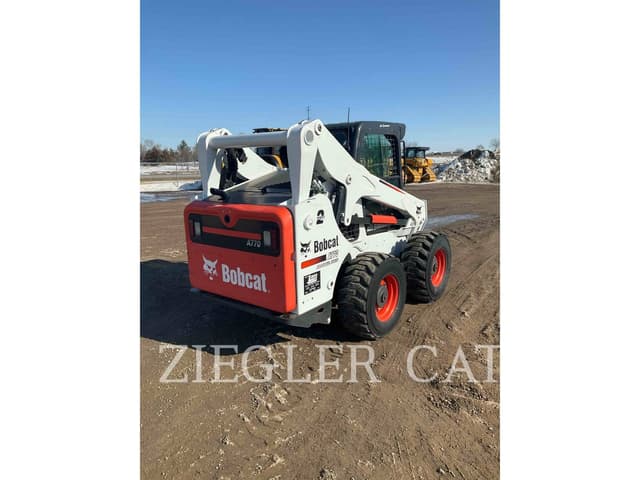 Image of Bobcat A770 equipment image 2
