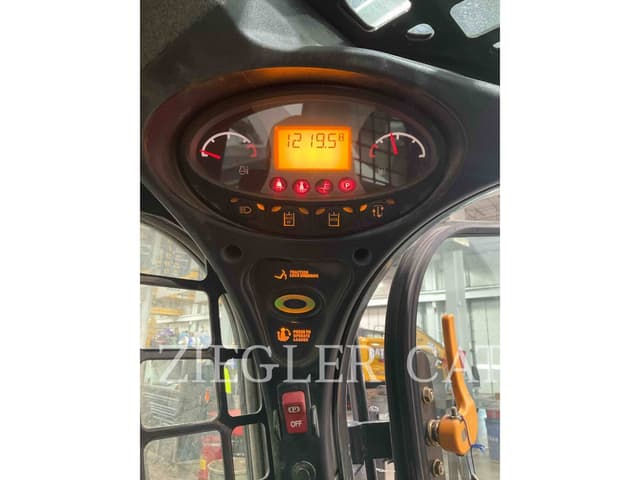 Image of Bobcat A770 equipment image 4