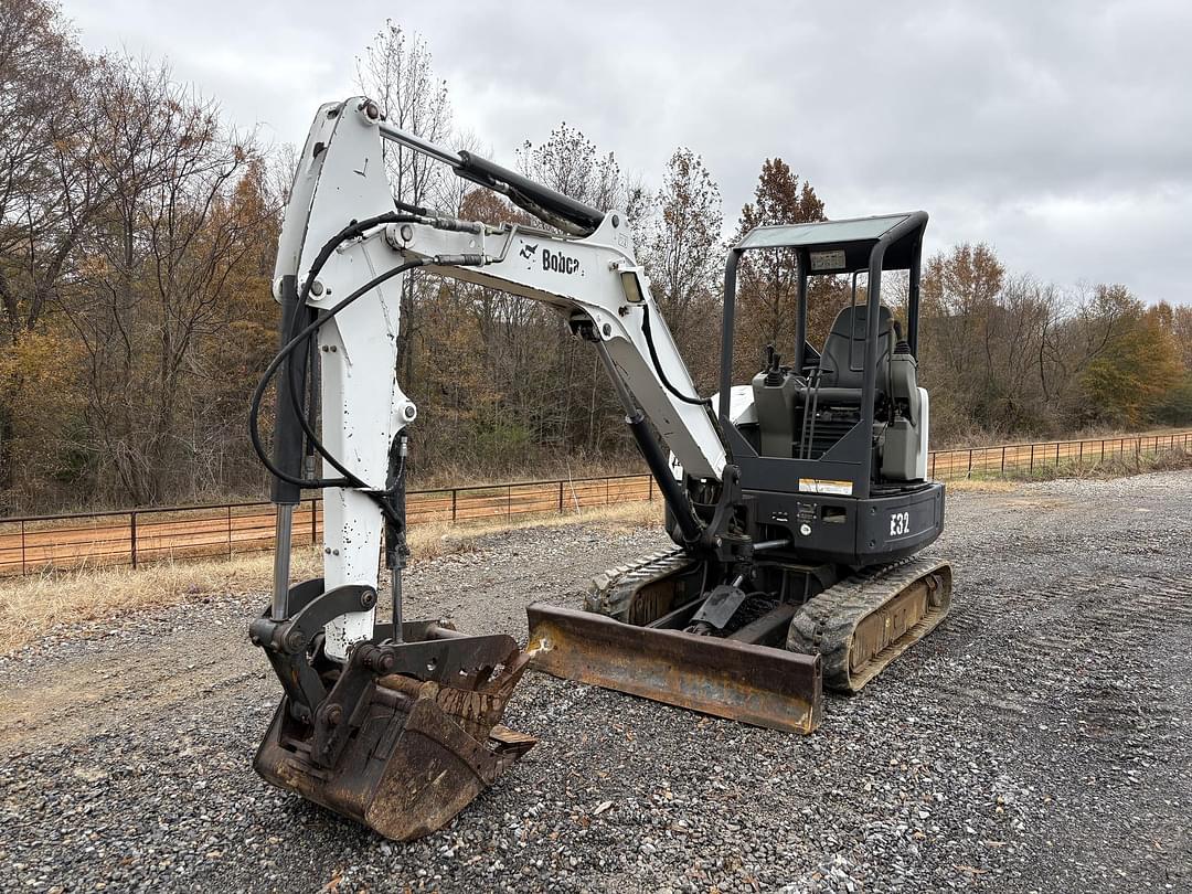 Image of Bobcat E32 Primary image