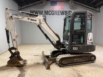 Main image Bobcat E32