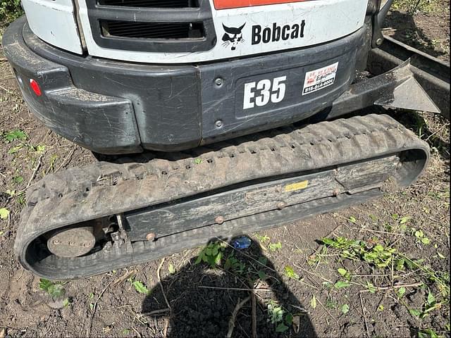 Image of Bobcat E35 equipment image 4