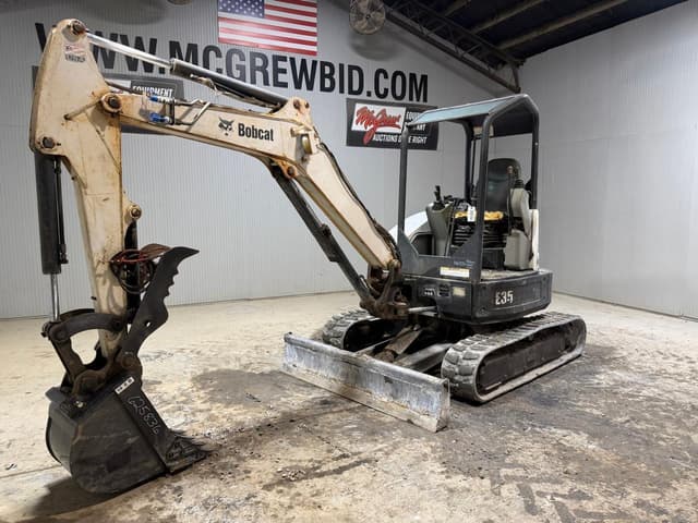 Image of Bobcat E35 equipment image 1