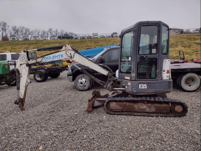 2011 Bobcat E35 Equipment Image0