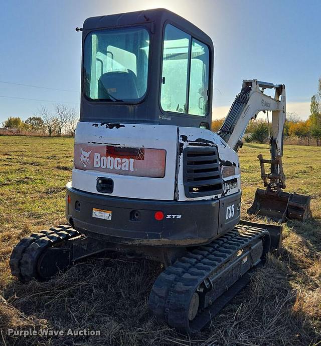 Image of Bobcat E35 equipment image 4