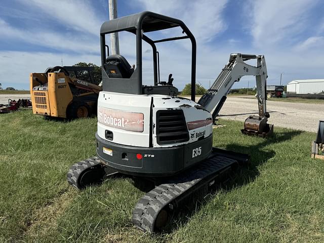 Image of Bobcat E35 equipment image 1