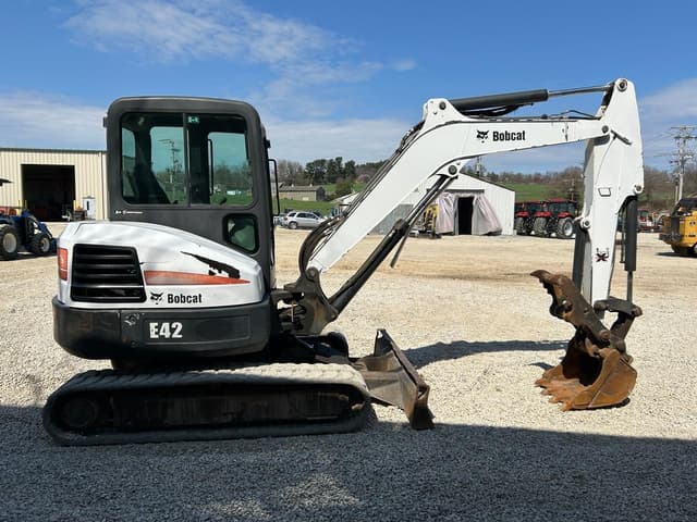 Image of Bobcat E42 equipment image 4