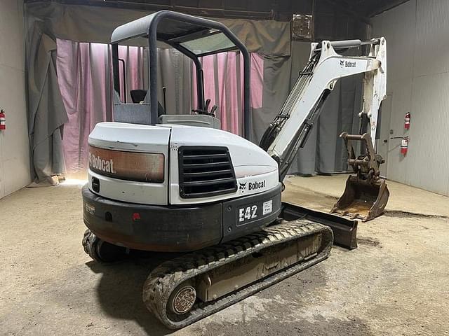 Image of Bobcat E42 equipment image 4