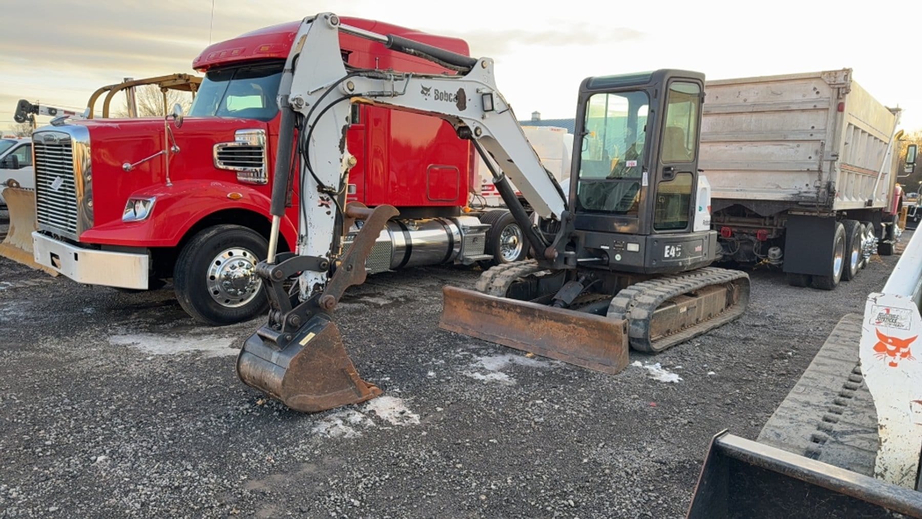 2011 Bobcat E45 Equipment Image0