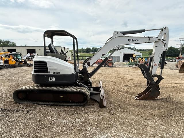 Image of Bobcat E50 equipment image 4