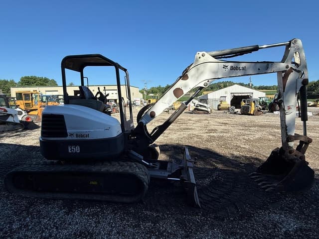 Image of Bobcat E50 equipment image 4