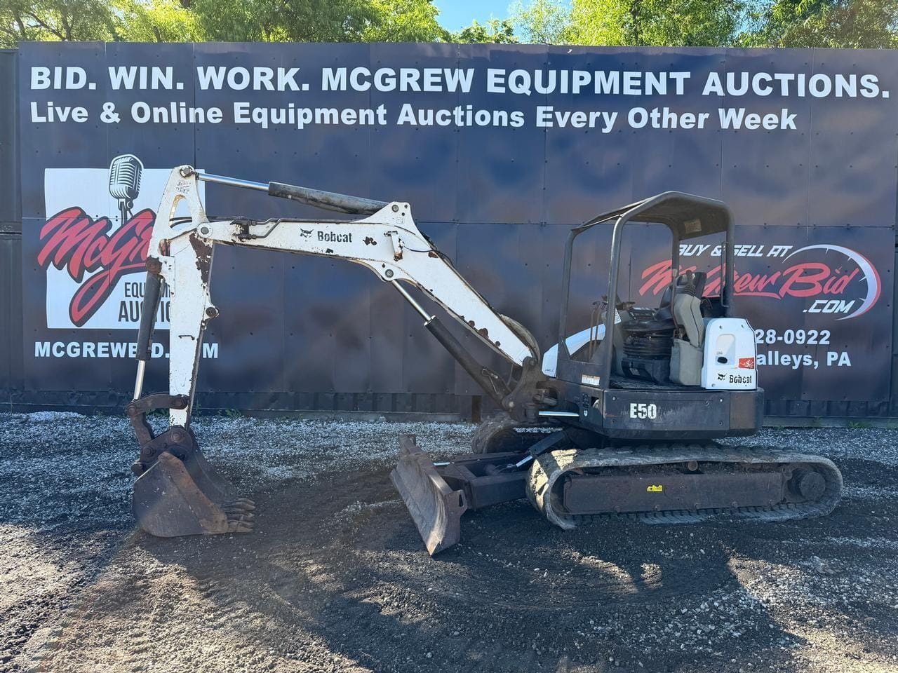 2011 Bobcat E50 Equipment Image0