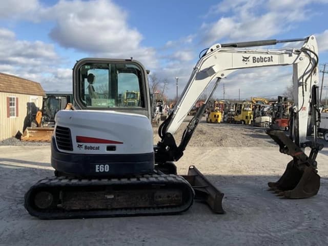 Image of Bobcat E60 equipment image 4