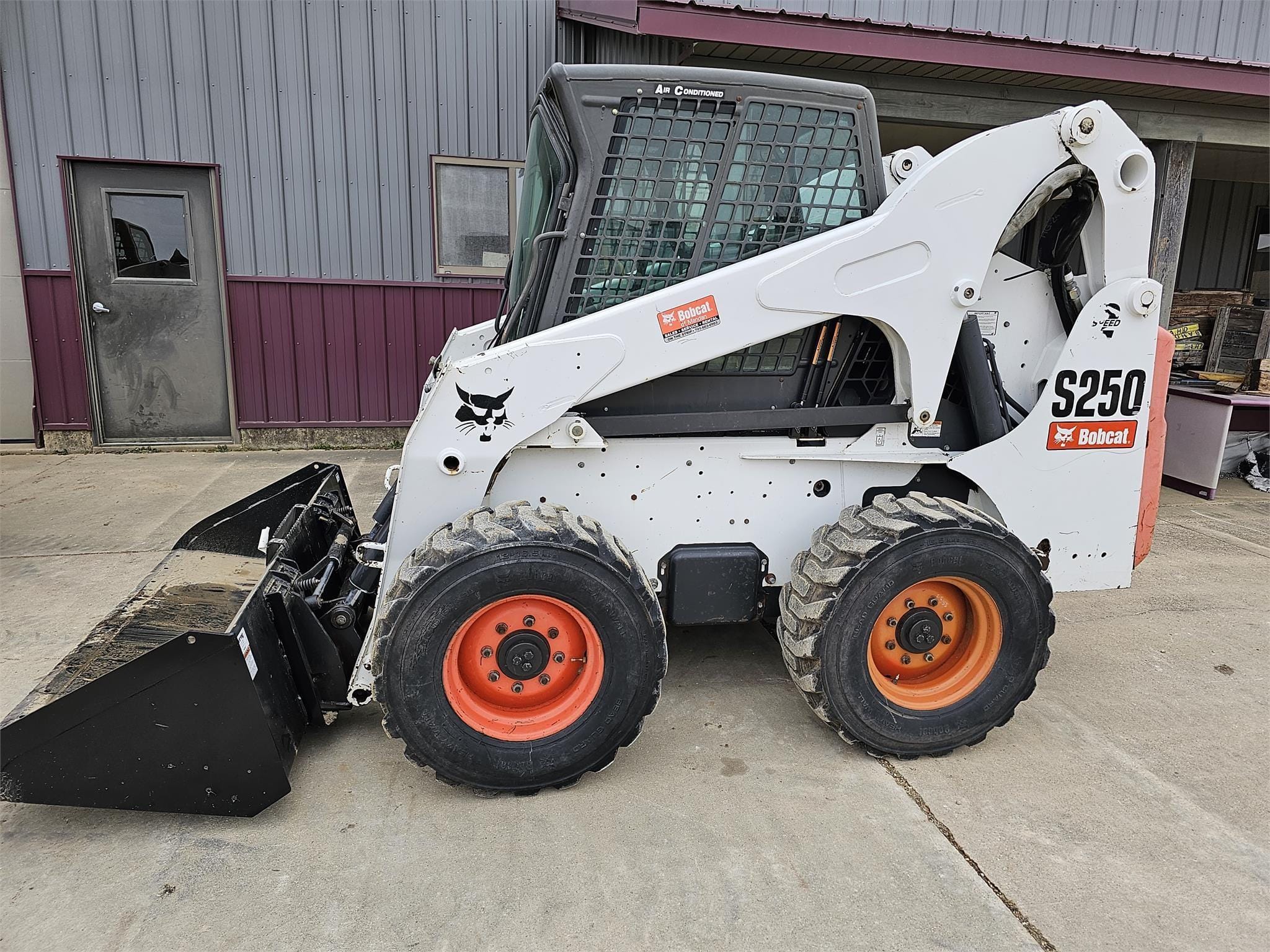 2011 Bobcat S250 Equipment Image0