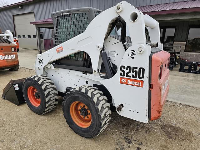 Image of Bobcat S250 equipment image 3