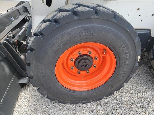 Image of Bobcat S650 equipment image 4