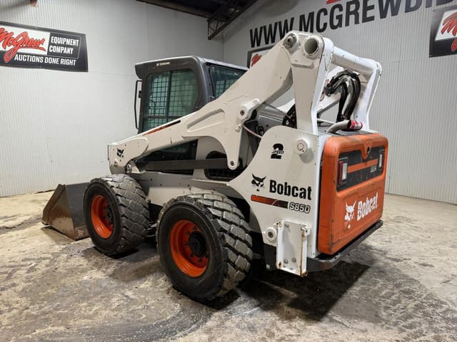 Image of Bobcat S850 equipment image 2