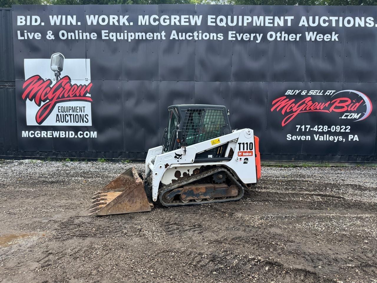 2011 Bobcat T110 Equipment Image0