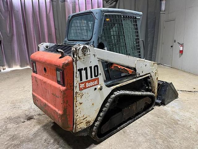 Image of Bobcat T110 equipment image 4