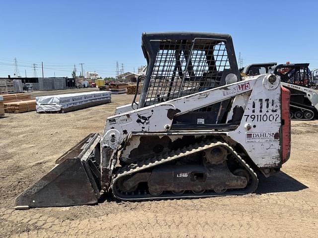 Image of Bobcat T110 equipment image 4
