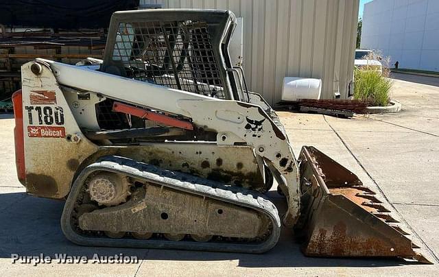 Image of Bobcat T180 equipment image 3