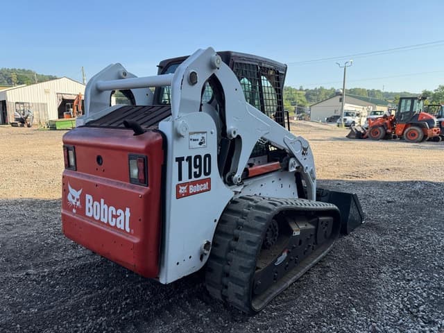 Image of Bobcat T190 equipment image 2
