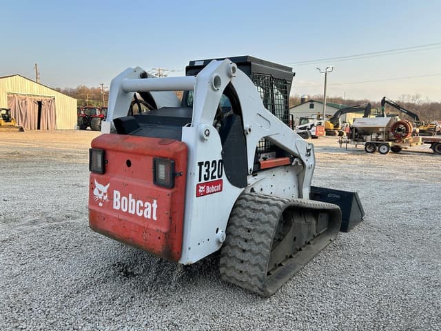 Image of Bobcat T320 equipment image 3