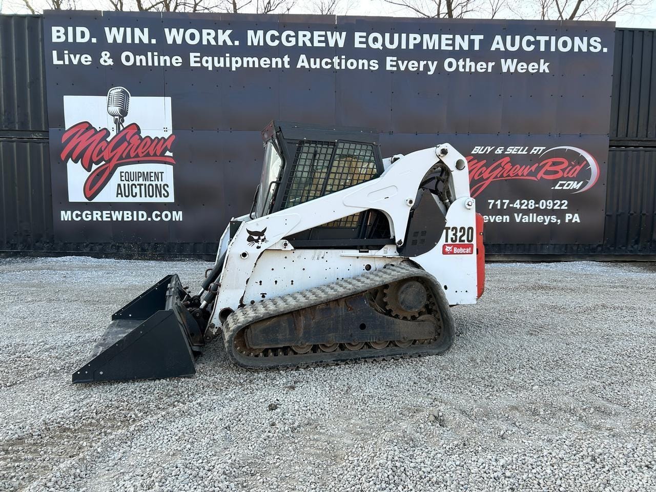 2011 Bobcat T320 Equipment Image0