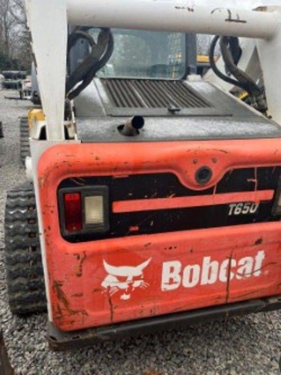 Image of Bobcat T650 equipment image 2