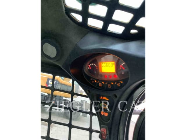 Image of Bobcat T750 equipment image 4