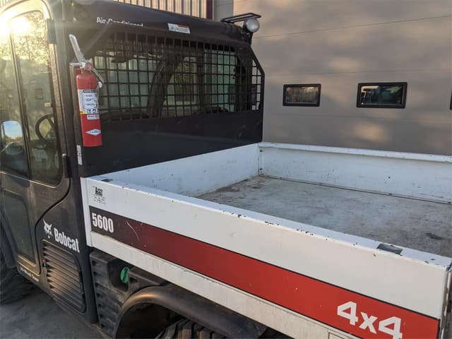 Image of Bobcat Toolcat 5600 equipment image 4