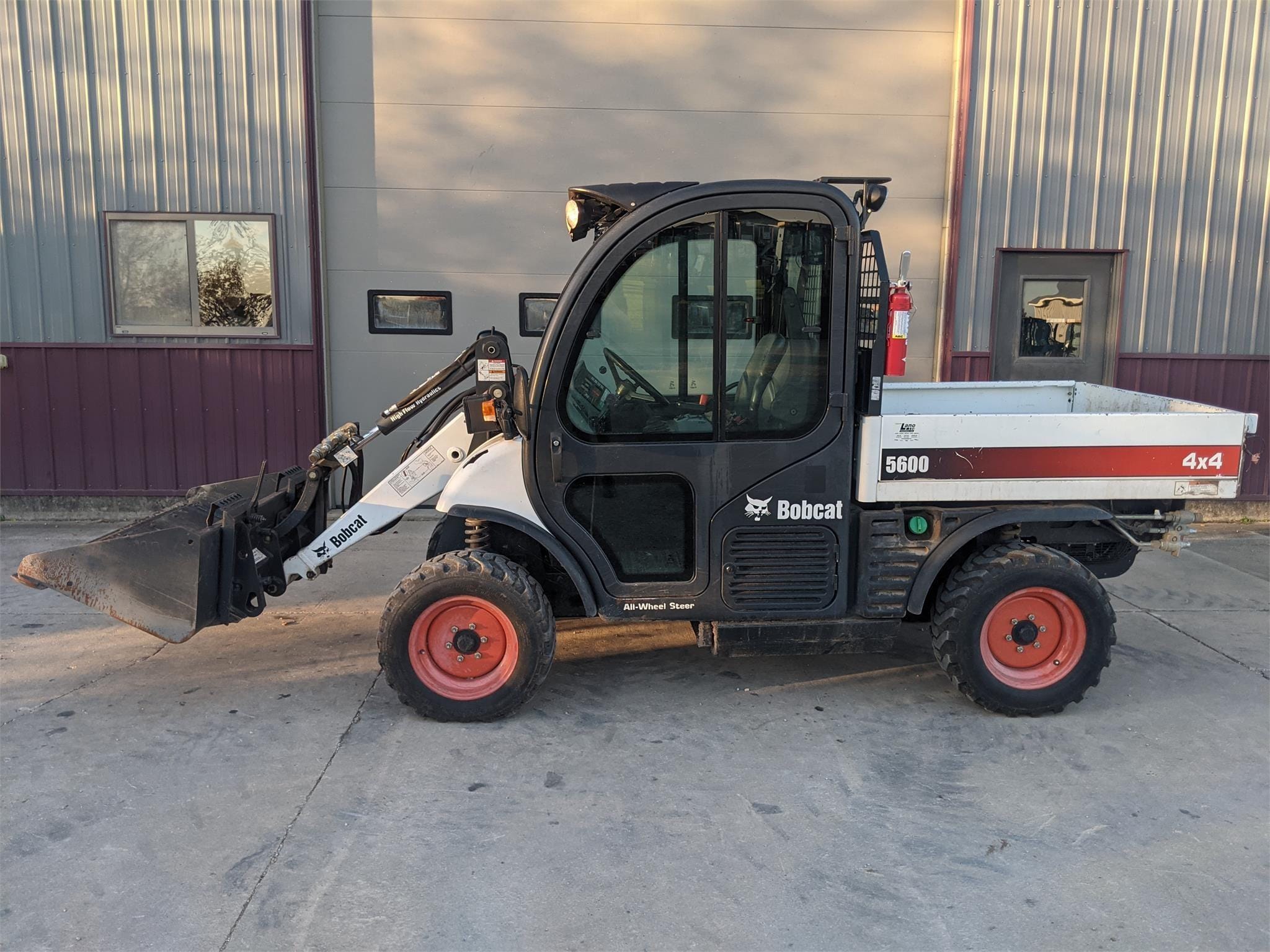 2011 Bobcat Toolcat 5600 Equipment Image0