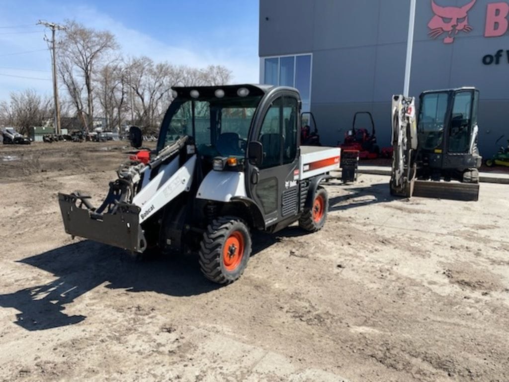 2011 Bobcat Toolcat 5600 Equipment Image0