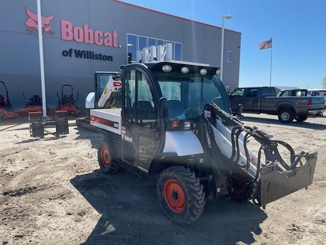 Image of Bobcat Toolcat 5600 equipment image 1