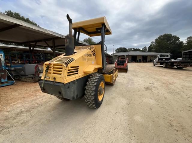 Image of Bomag BW145DH-40 equipment image 4