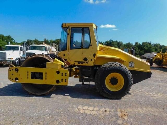 Image of Bomag BW 211D-40 equipment image 1