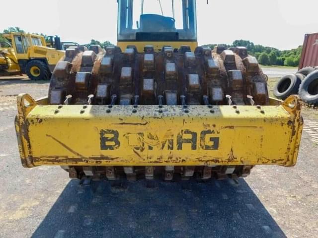 Image of Bomag BW 211D-40 equipment image 3