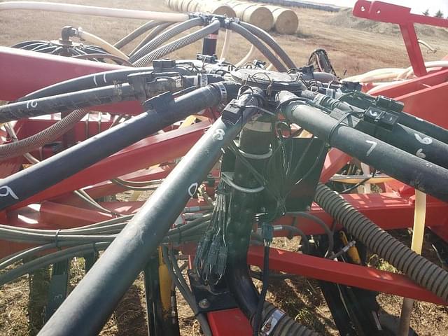 Image of Bourgault 3310 equipment image 4