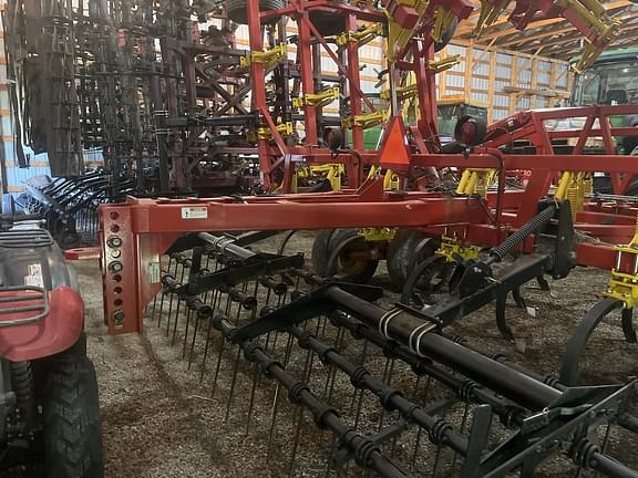 Image of Bourgault 8810 Primary image