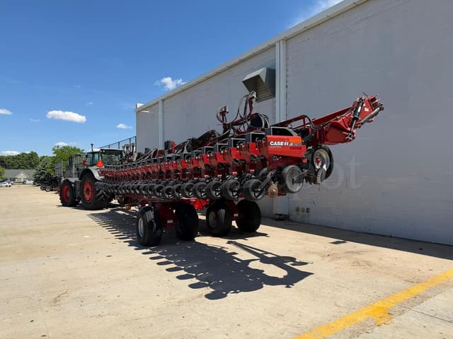 Image of Case IH 1240 equipment image 2