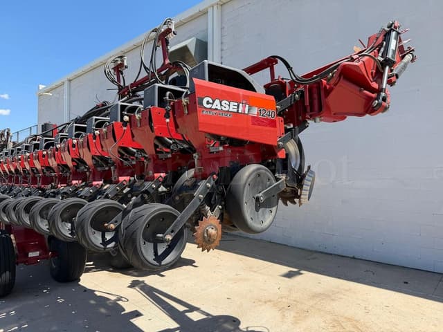 Image of Case IH 1240 equipment image 4