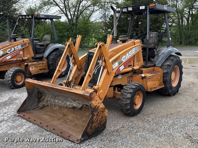 2011 Case 570MXT Equipment Image0