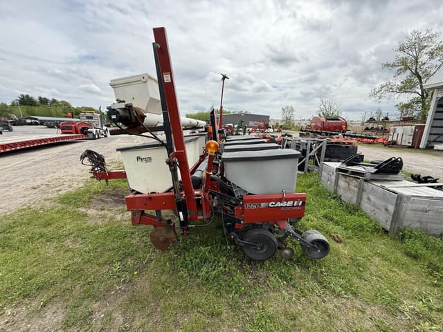 Image of Case IH 1220 equipment image 1