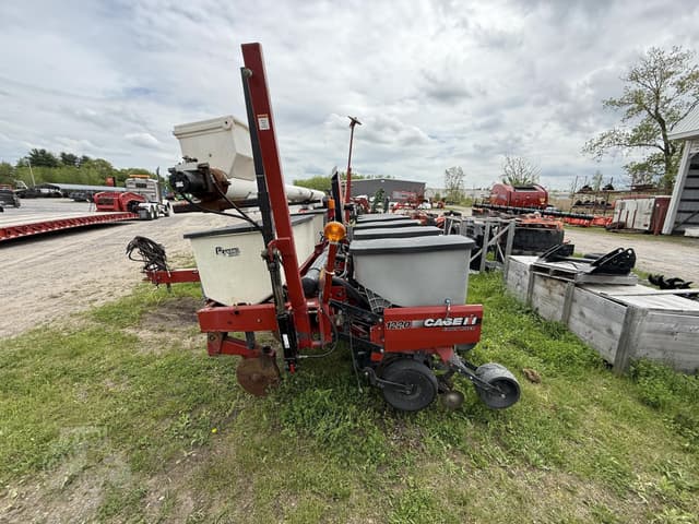 Image of Case IH 1220 equipment image 1