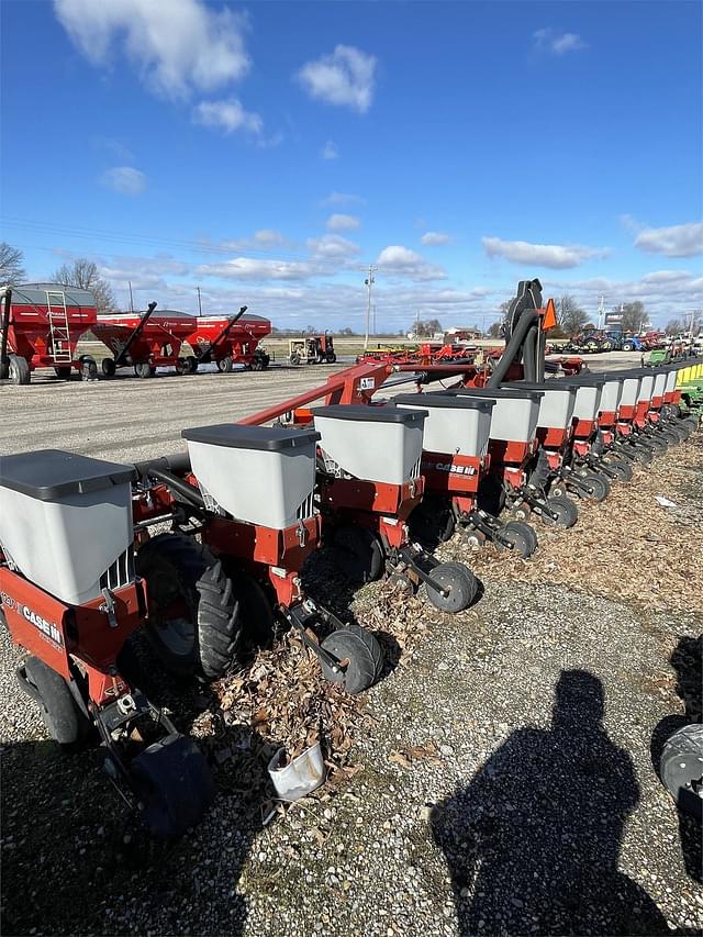 Image of Case IH 1230 equipment image 1