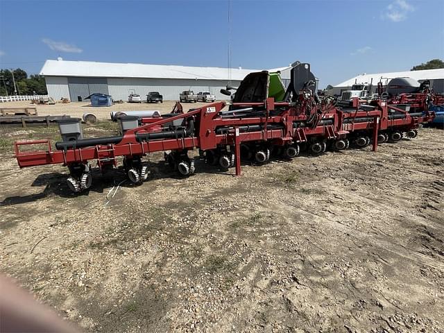 Image of Case IH 1230 equipment image 2