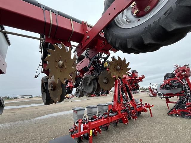 Image of Case IH 1230 equipment image 4