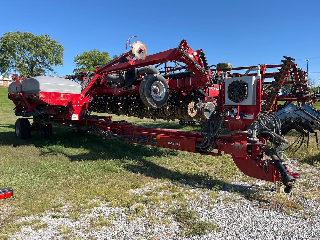 Image of Case IH 1240 Primary image